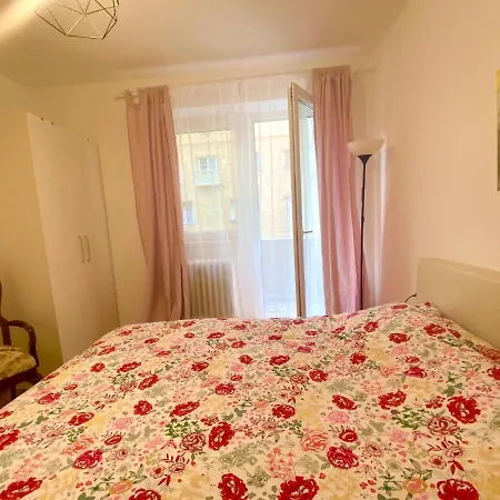 Uptown Girl Apartment Belgrade